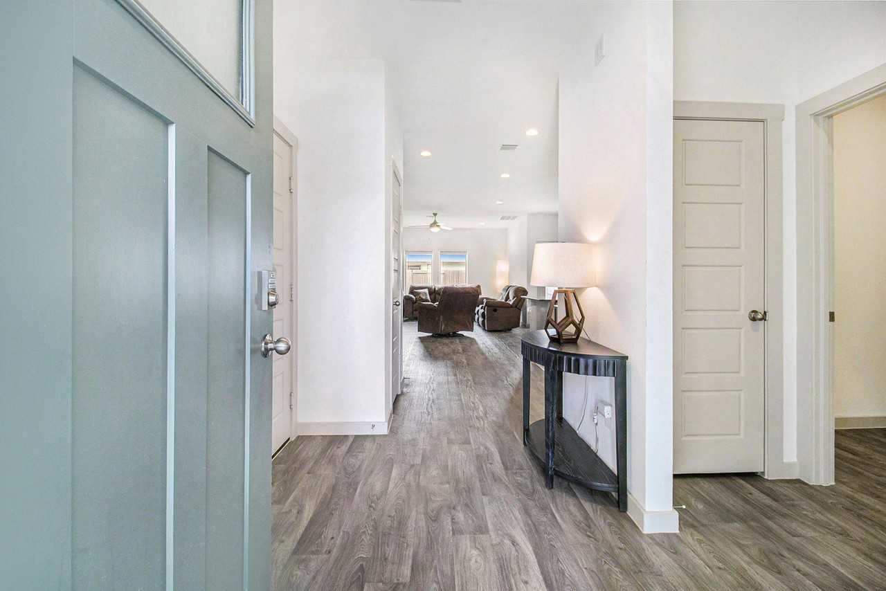 1823 William Scott St - Photo 6 of 27