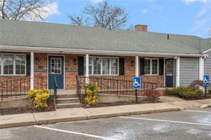 featured image of 990 Main Street #3