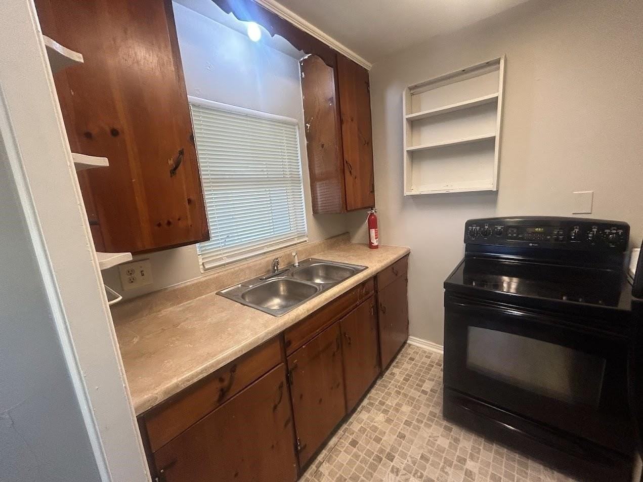 2619 Mission Rd - Photo 7 of 12