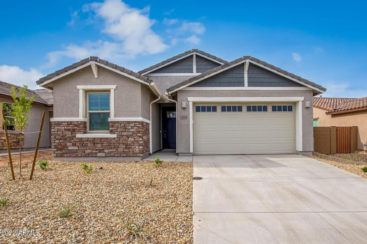 19350 West Highland Avenue - Photo 2 of 35