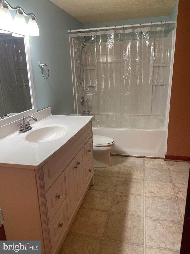 12632 Western Circle - Photo 3 of 8