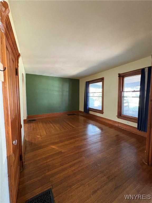 497 Breckenridge Street - Photo 2 of 10