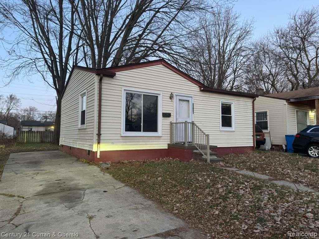 25954 Stanford Avenue - Photo 3 of 13