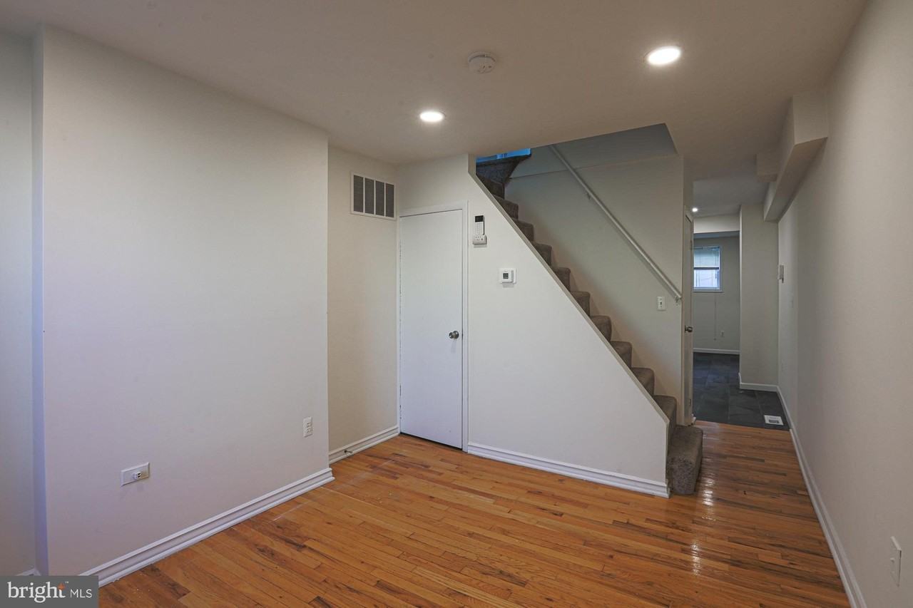 1432 Ward Street - Photo 7 of 33