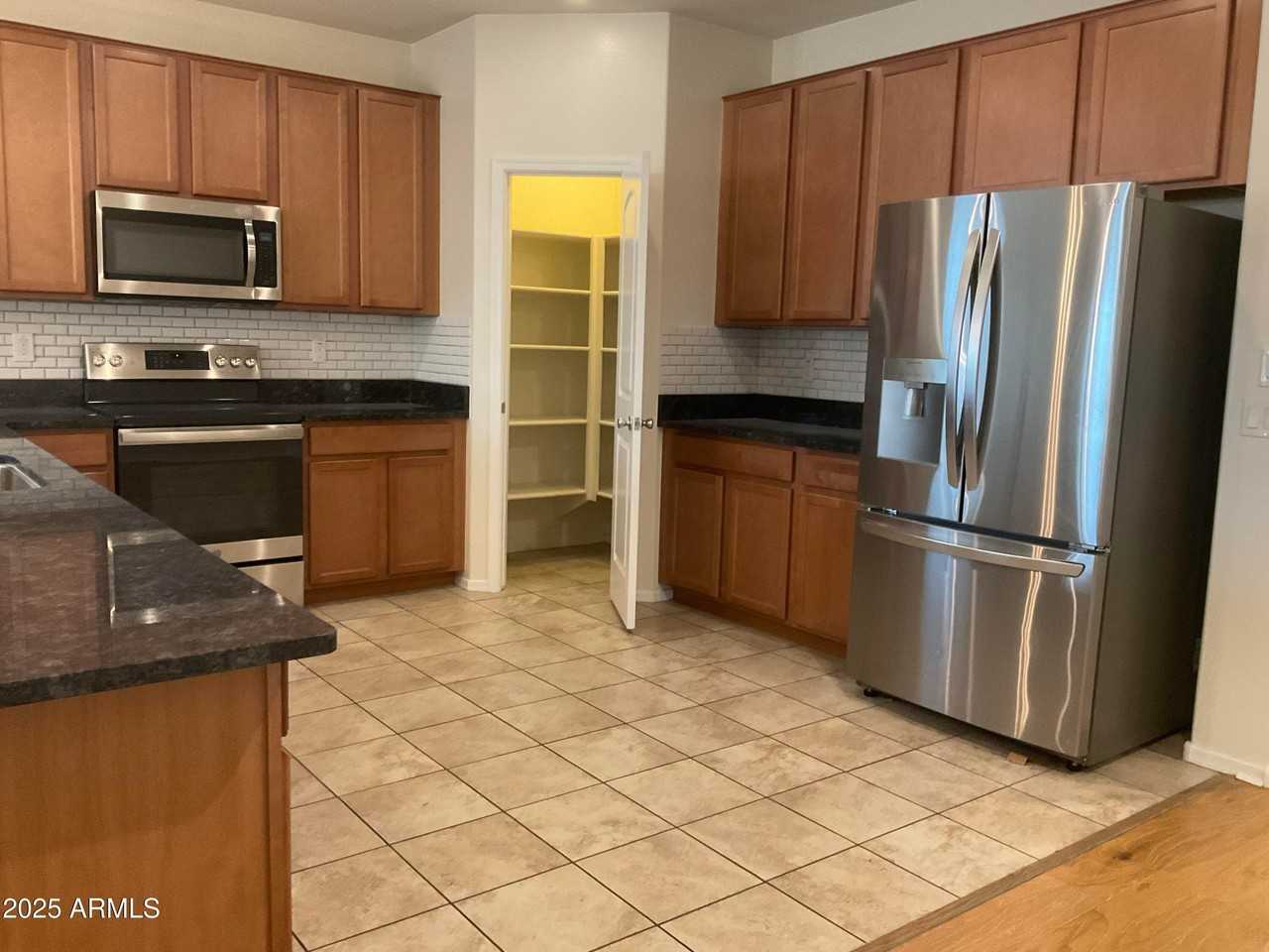 14968 S 180th Ave - Photo 6 of 26