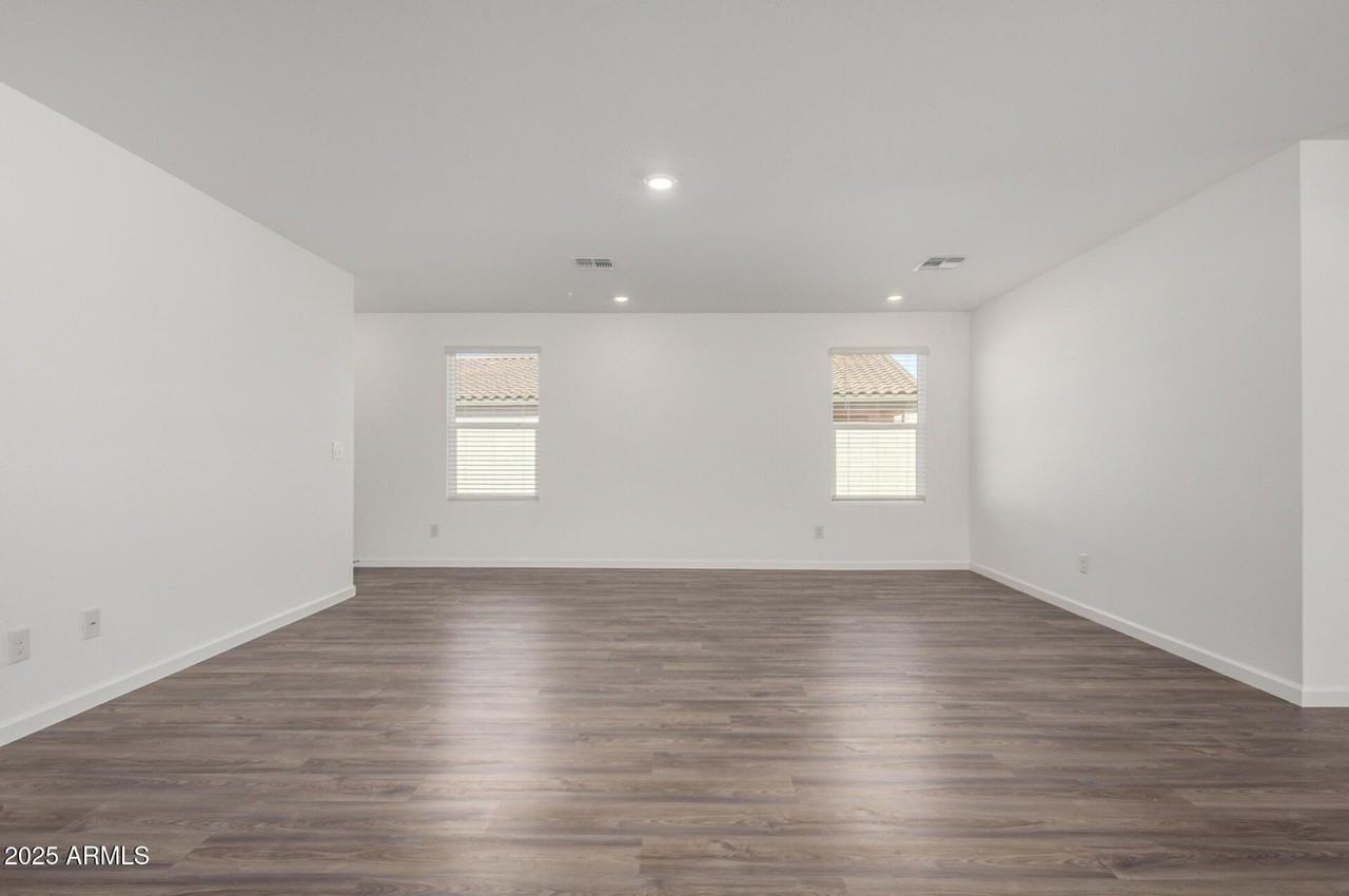 1459 E Peggy Dr - Photo 5 of 33