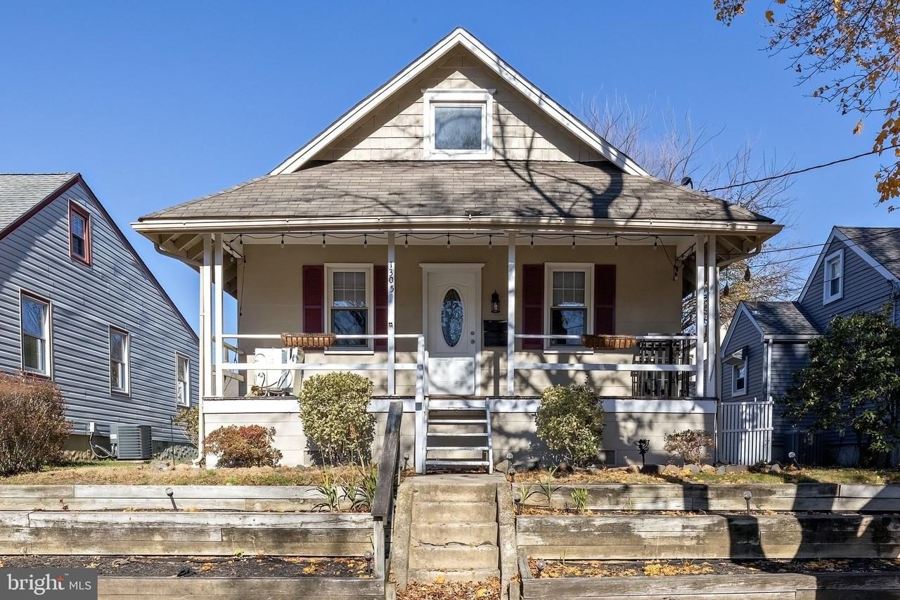 1305 Sylvan Drive - Photo 2 of 25