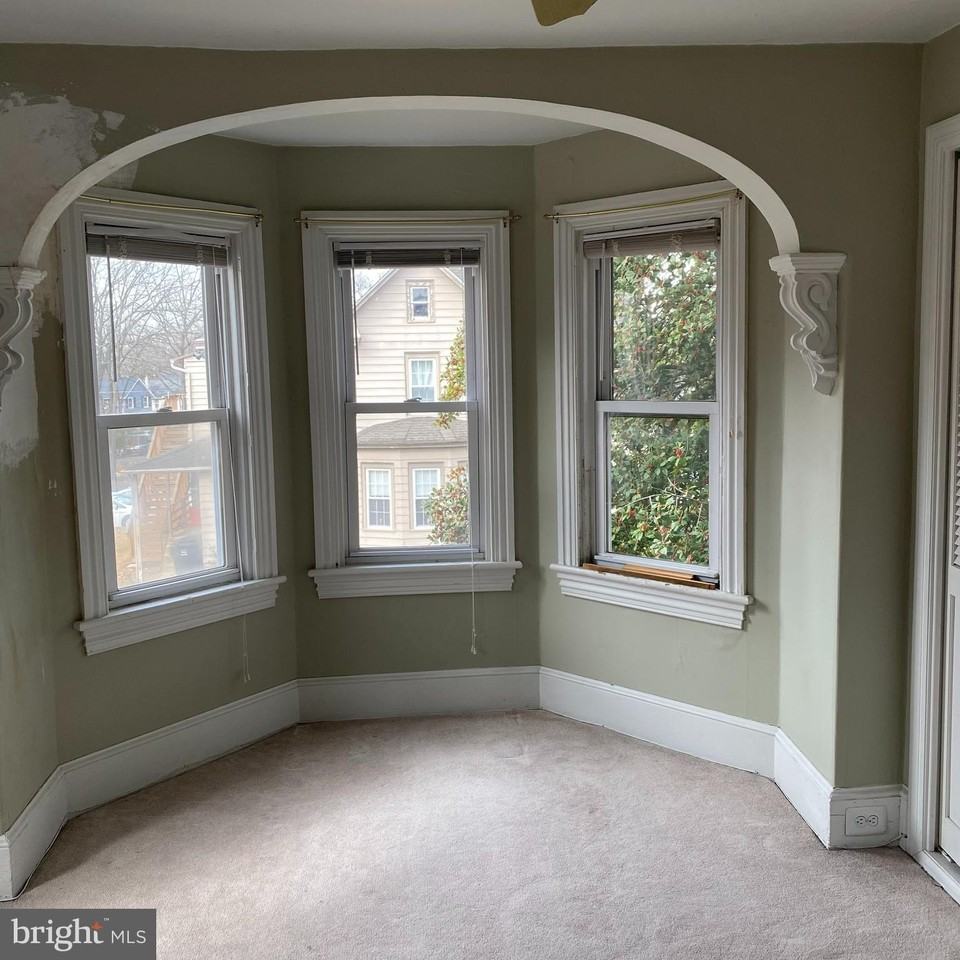 328APT S Broadway Unit B #B - Photo 7 of 20