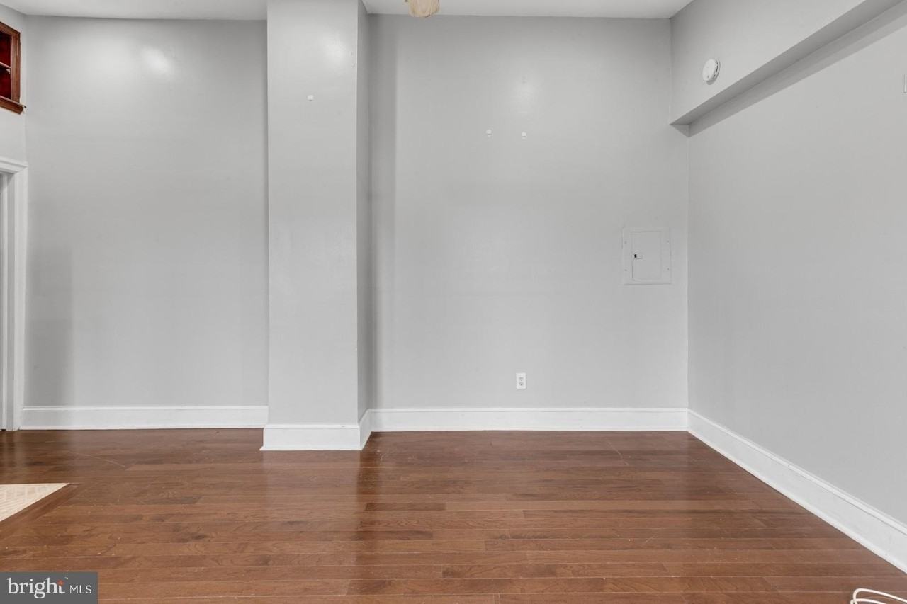 707 W Girard Ave Apt 3r #3R - Photo 2 of 19