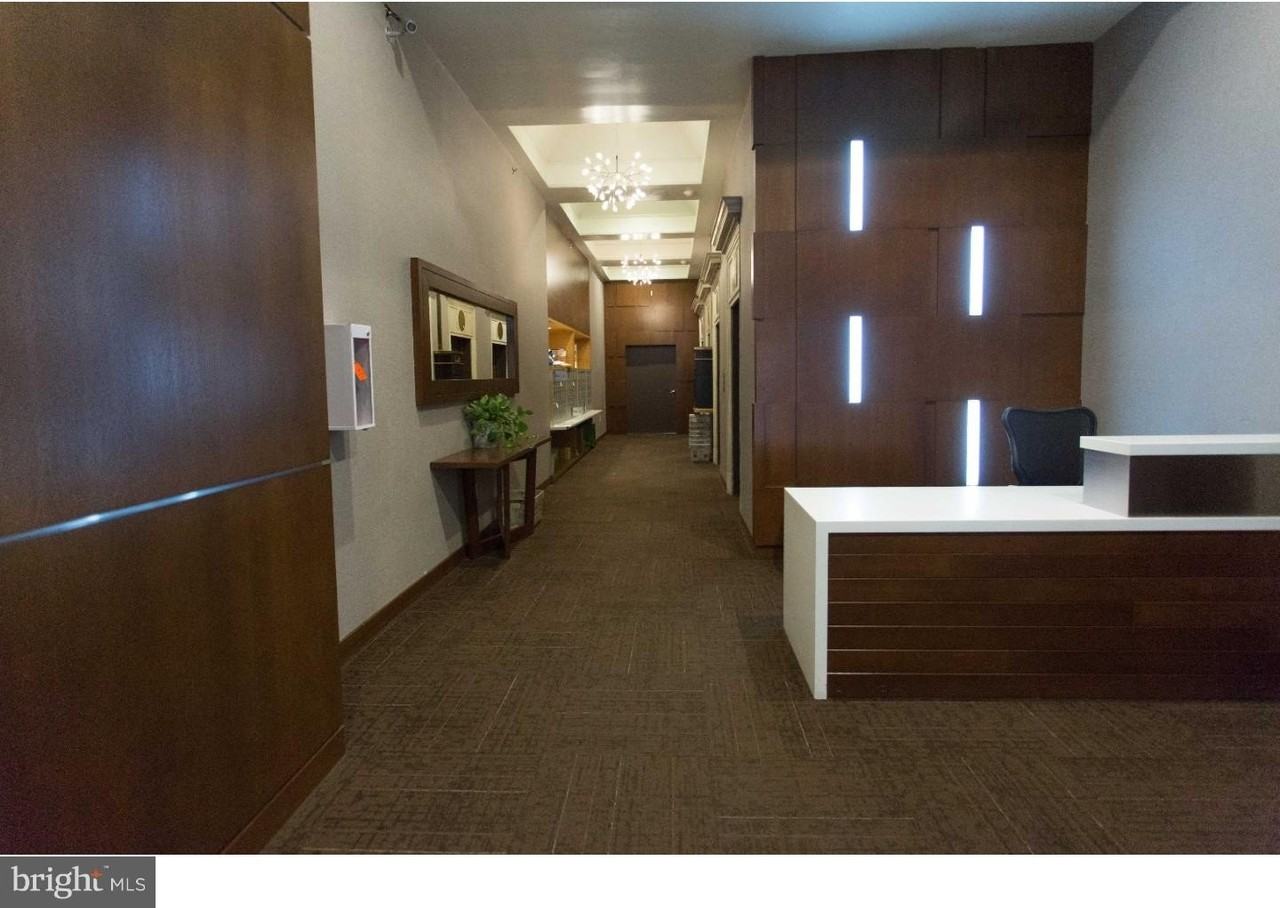 1411 Walnut St Apt 1002-3 #1002 - Photo 2 of 20