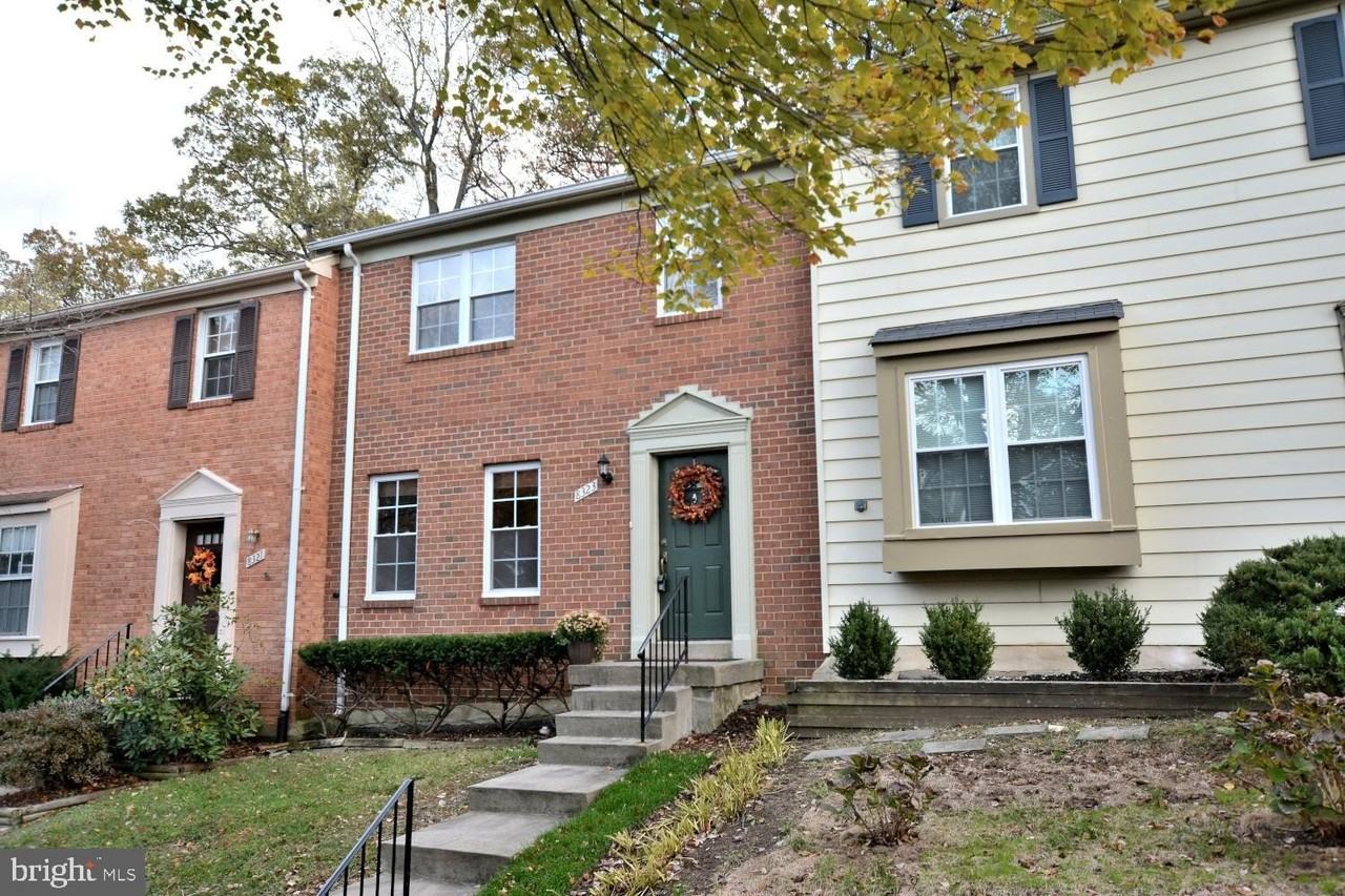 8323 Stationhouse Court - Photo 2 of 31