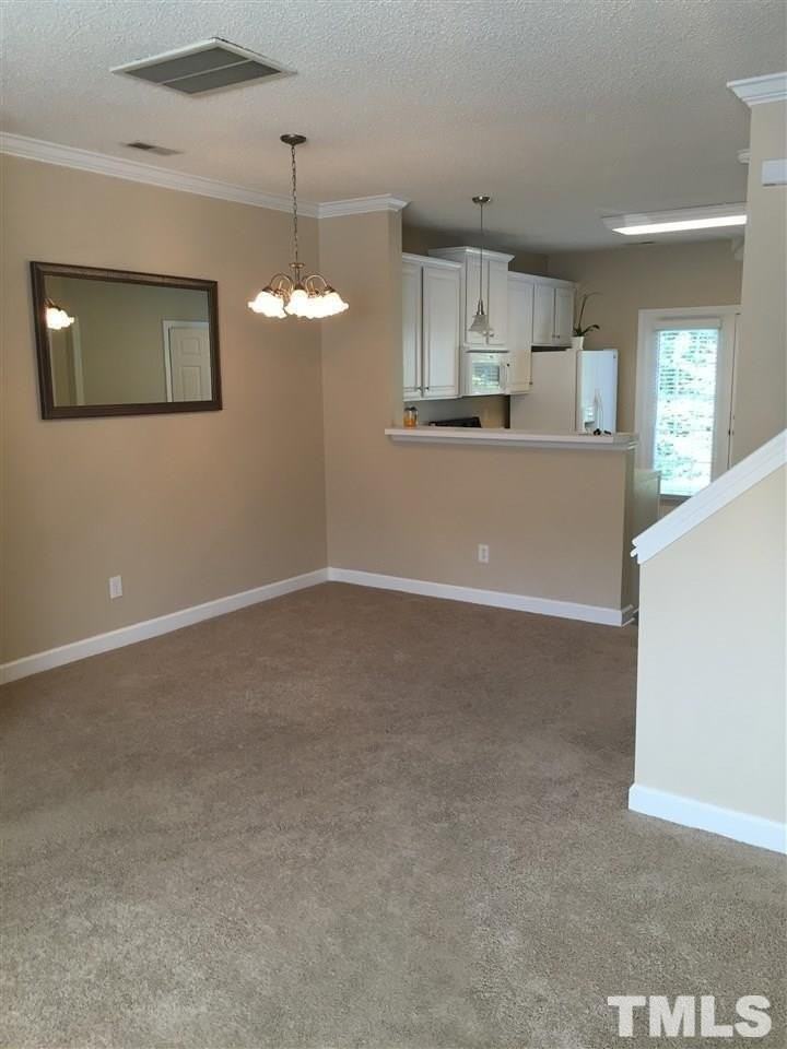 8605 London Park Ct - Photo 4 of 18