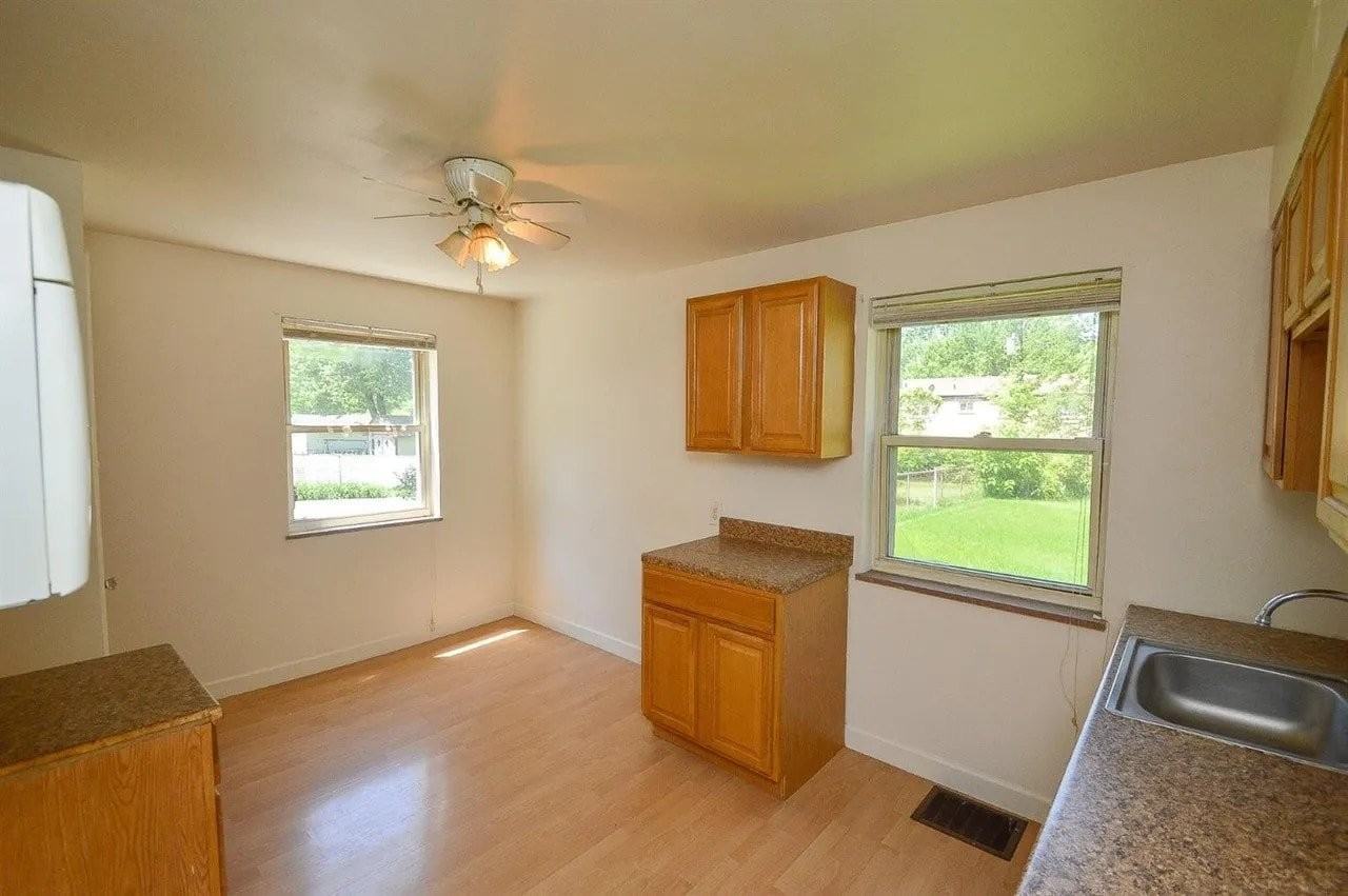 6921 Pin Oak Drive - Photo 3 of 13