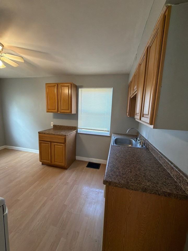 6921 Pin Oak Drive - Photo 7 of 13