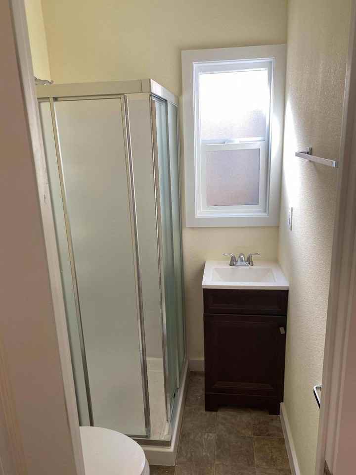 6410 N Paramount Blvd - Photo 4 of 4