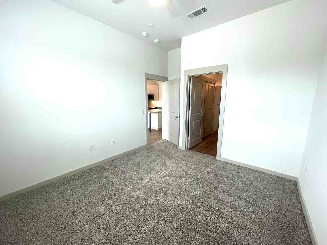 Circle Drive #01-156 - Photo 4 of 10