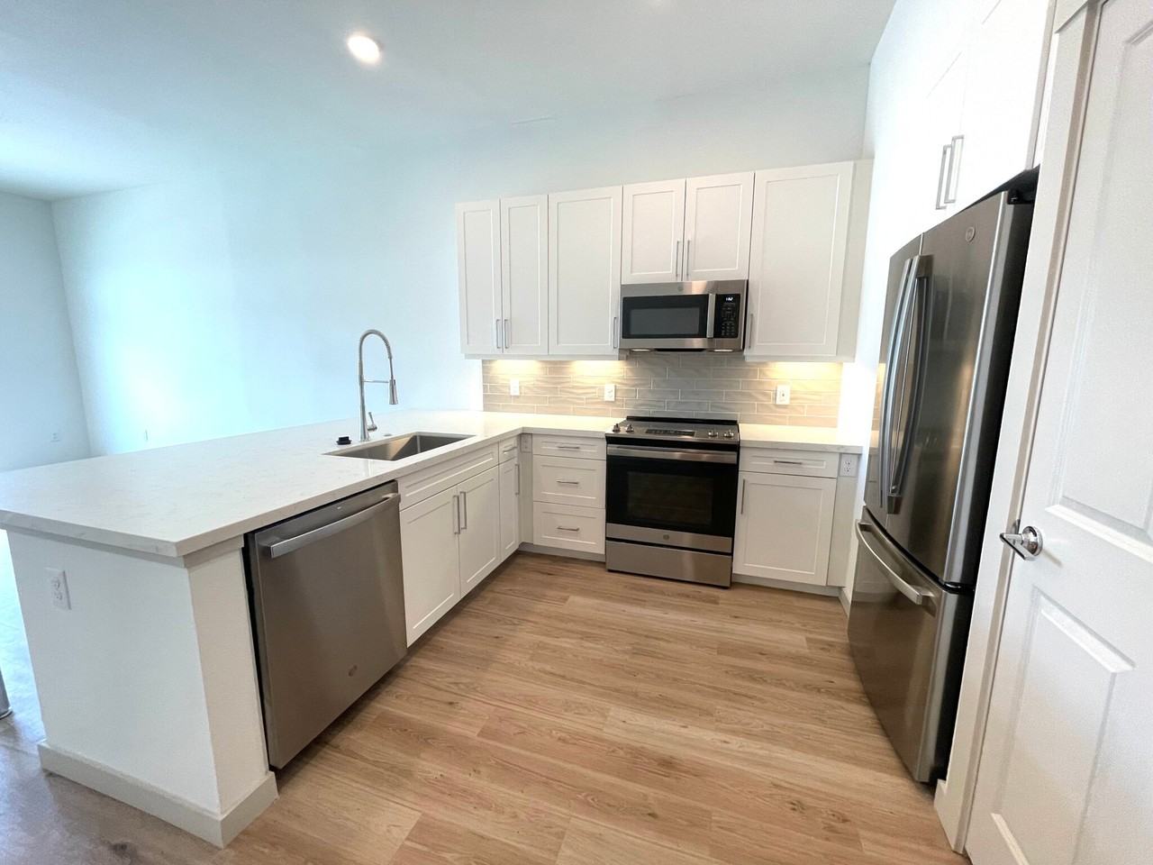 Circle Drive #01-187 - Photo 6 of 10