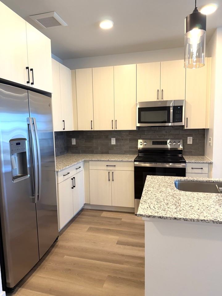 Manor #02-114 - Photo 2 of 12