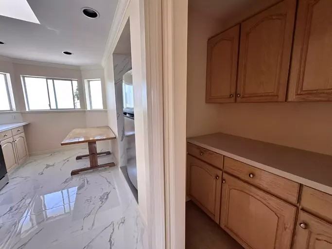 6928 Brooks St - Photo 5 of 18