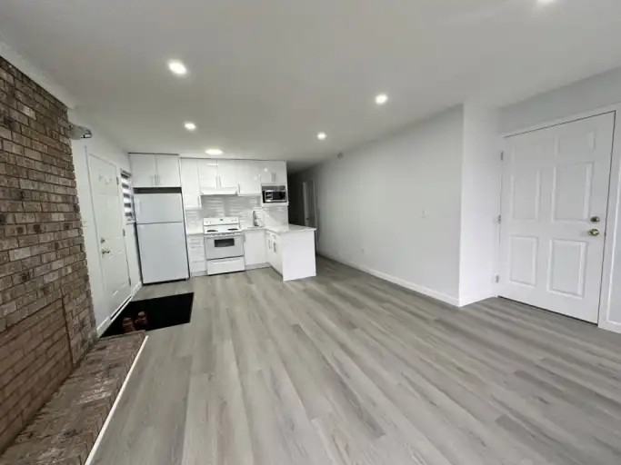 5801 Brantford Ave - Photo 3 of 12