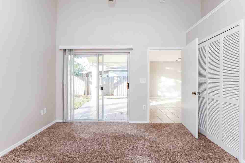 11734 Sindlesham Ct - Photo 6 of 16