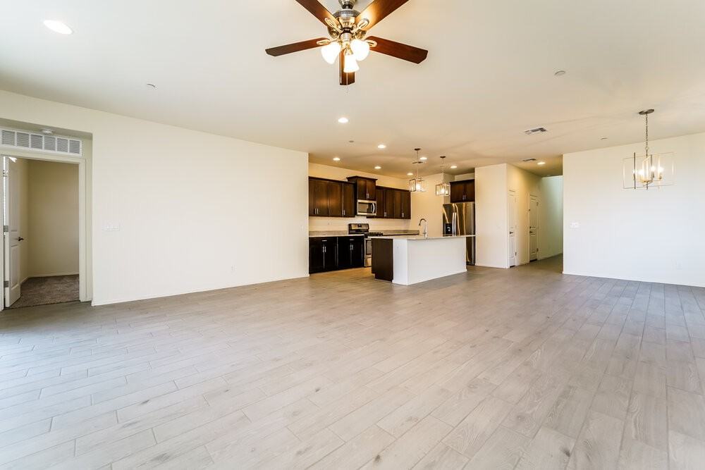 10696 W Embrey Dr - Photo 6 of 17