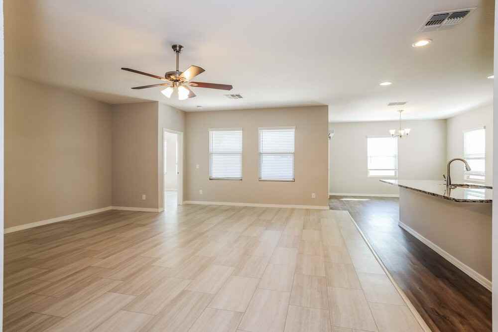 37317 W Bello Ln - Photo 4 of 16