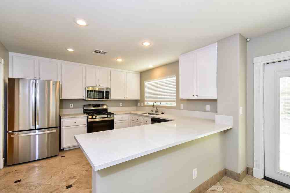 8429 Shady Pines Dr - Photo 6 of 17