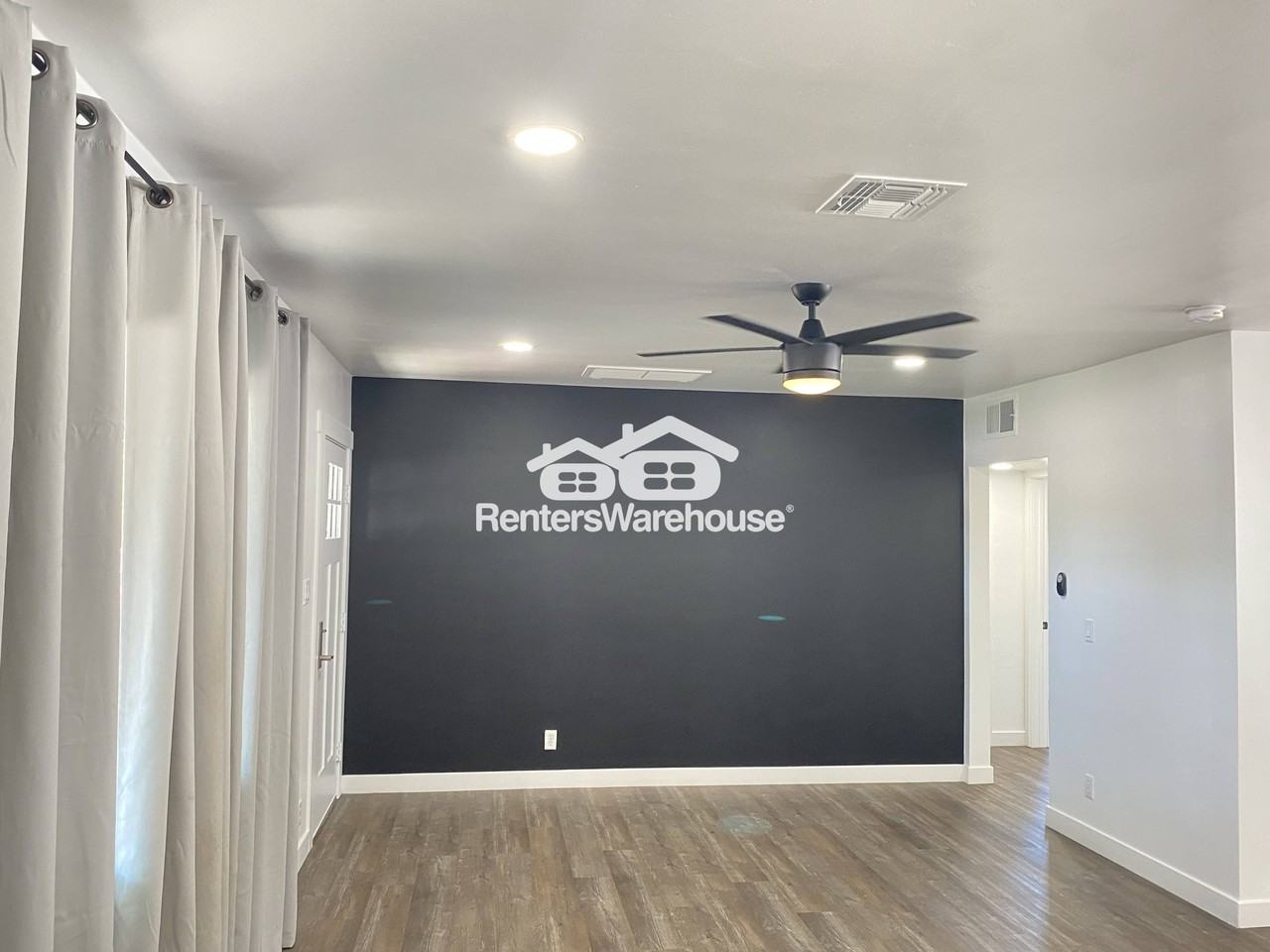 3027 N 21st St - Photo 5 of 36