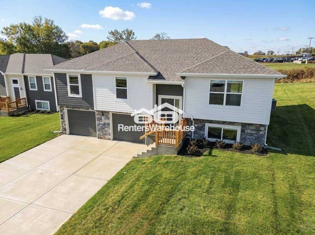 707 Wood Sage Court - Photo 2 of 32