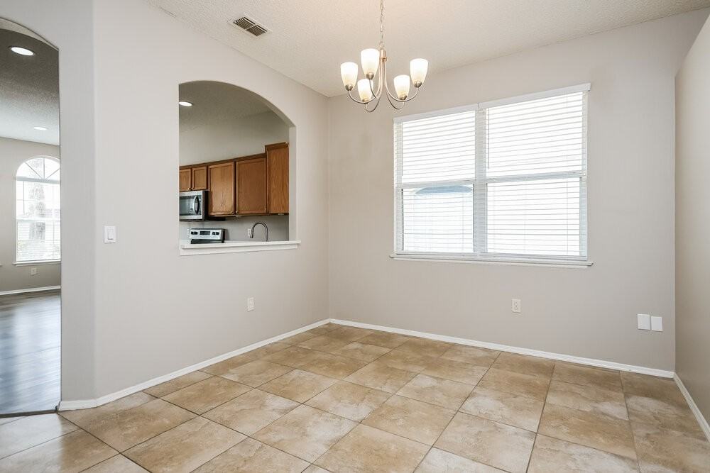 1027 Lake Biscayne Way - Photo 6 of 16