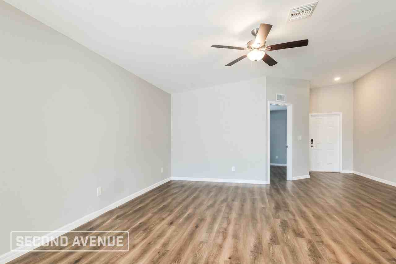 1013 Ne 2nd Ave - Photo 7 of 26