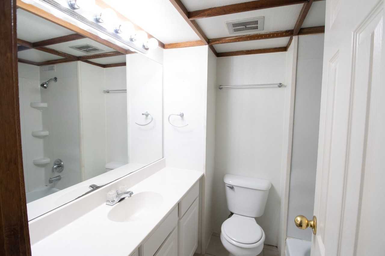 Eastgate Apartments - Photo 3 of 16
