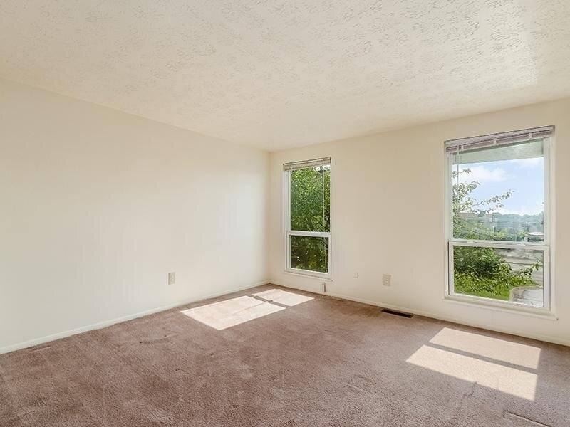 Sharon Green Townhomes - Photo 5 of 13