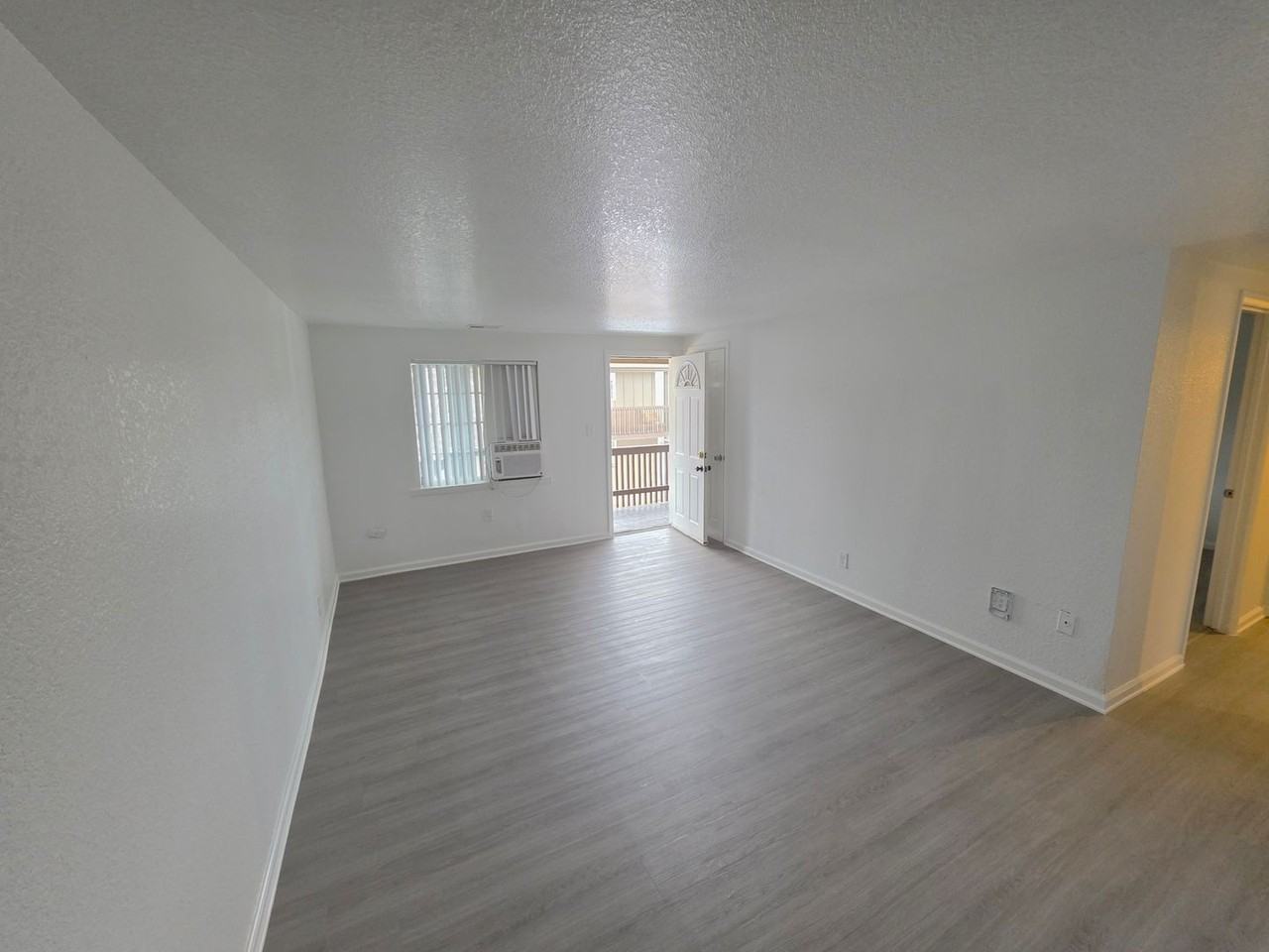 Barcelona Apartments - Photo 2 of 24