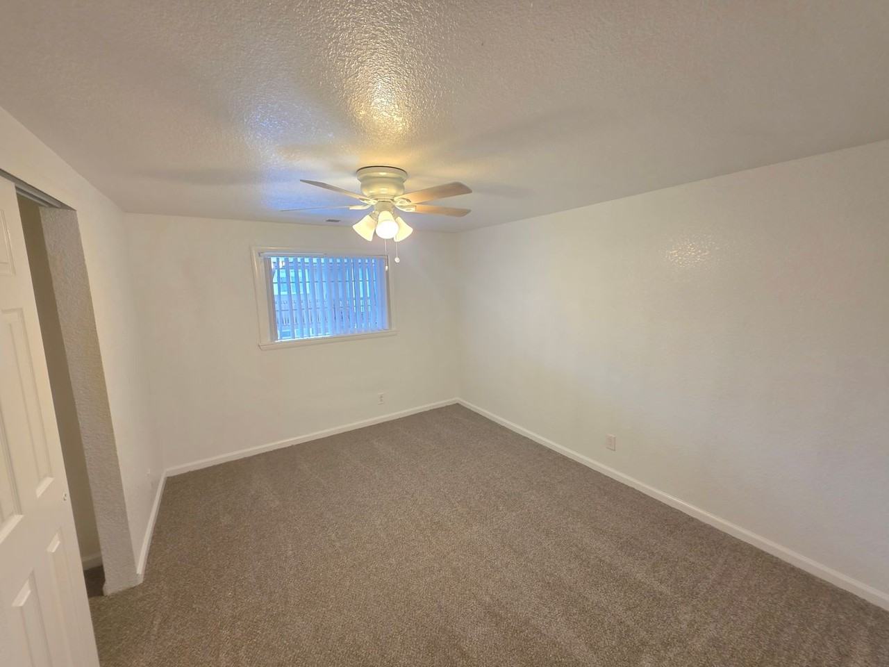 Barcelona Apartments - Photo 5 of 24