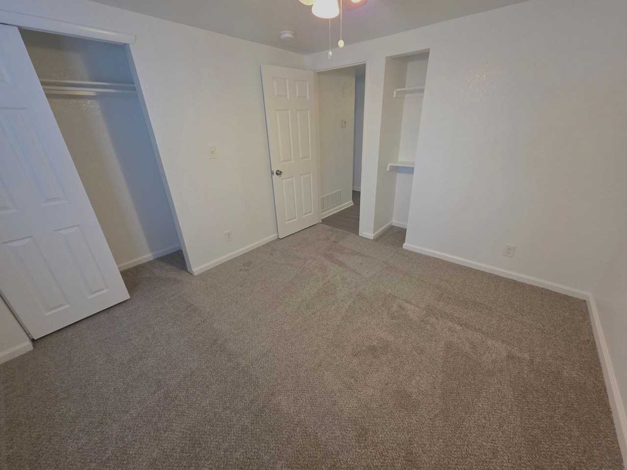 Barcelona Apartments - Photo 7 of 24