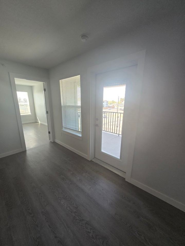 Empire Apartments - Photo 3 of 4