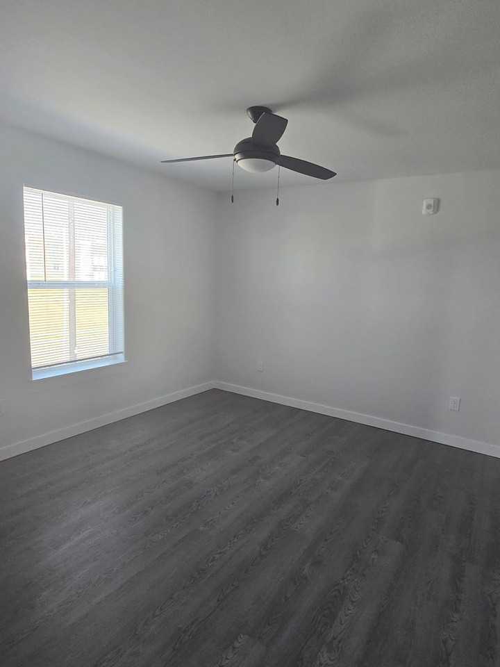 6501 Lipes Blvd - Photo 4 of 6