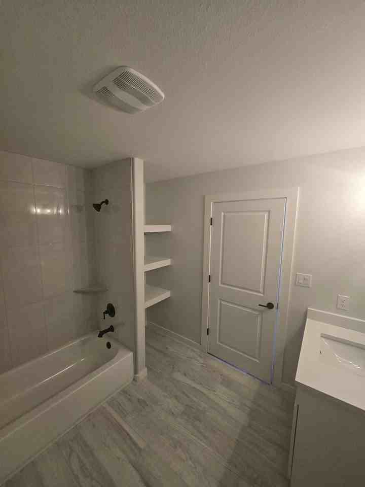 6501 Lipes Blvd - Photo 5 of 6