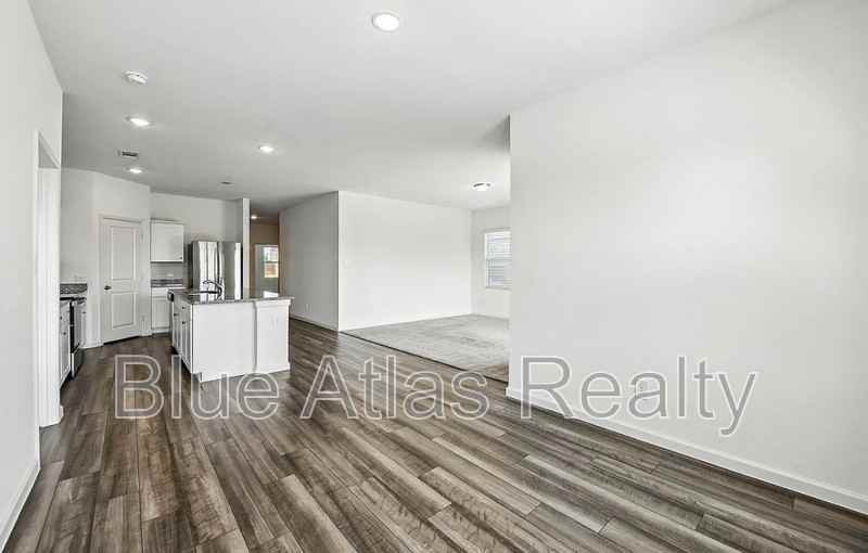 13212 Ridings Dr - Photo 4 of 28