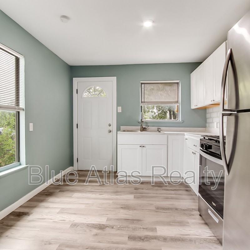 1104 S Gilpin Ave - Photo 4 of 18