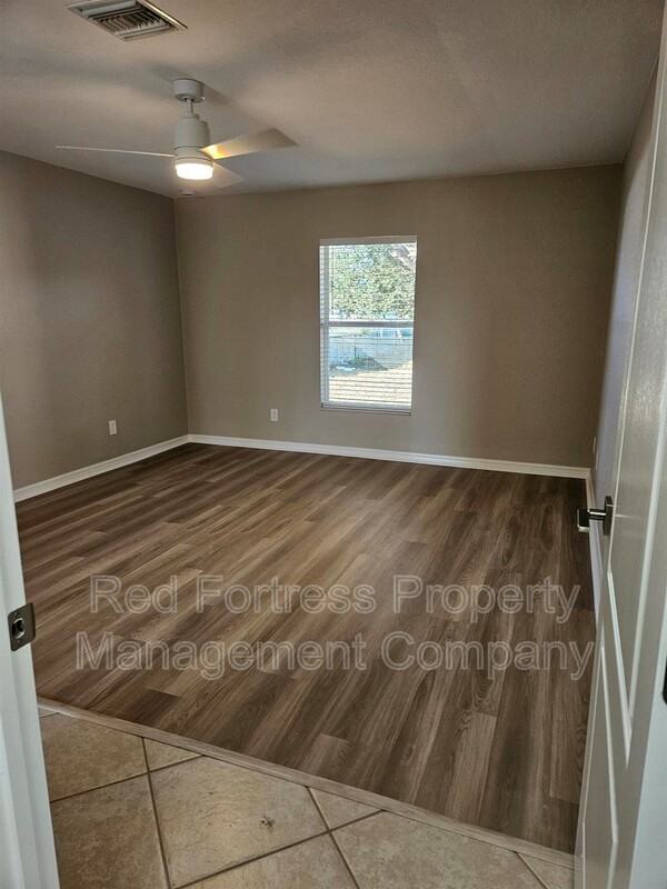 1108 Nw 21st Pl - Photo 4 of 11