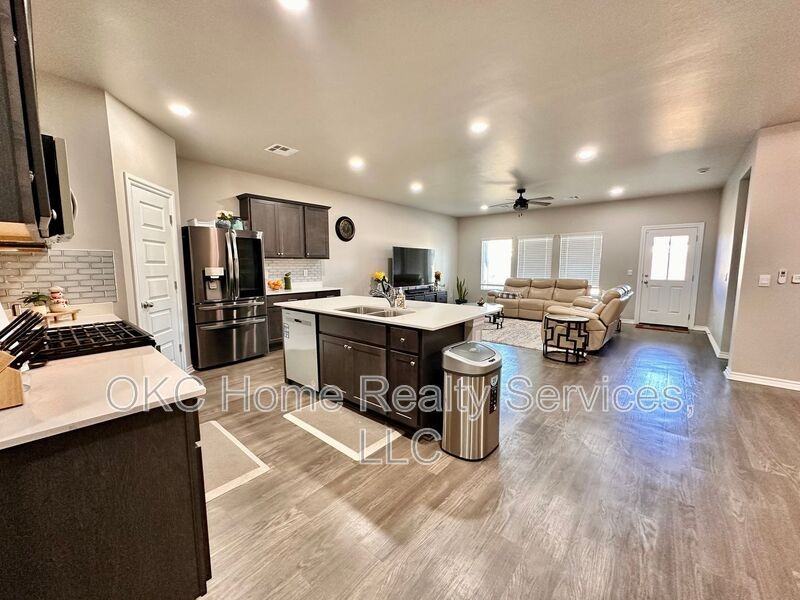 10341 W Oklahoma City Blvd - Photo 3 of 42