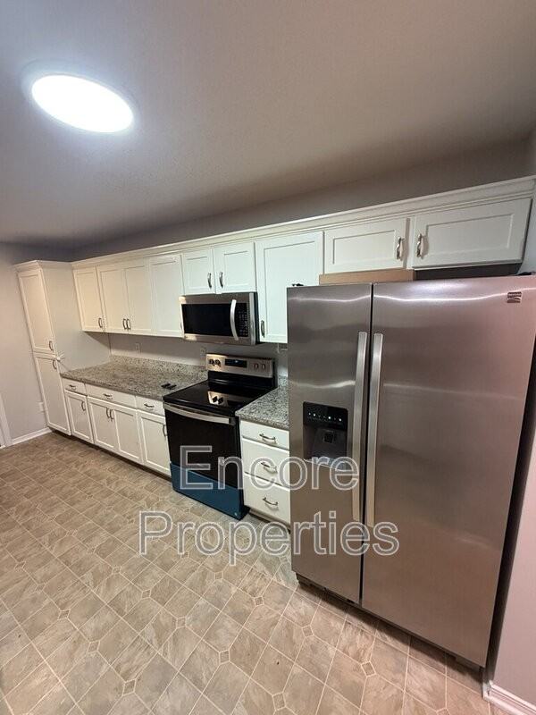 6225 Saybrooke Drive - Photo 5 of 24