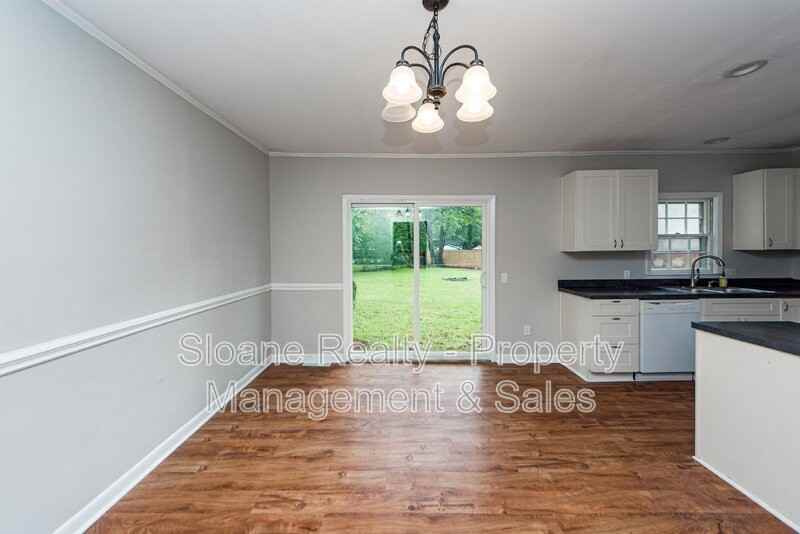 1010 Yorktown Drive - Photo 7 of 38