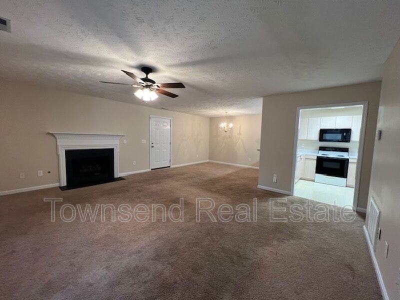 1905 Sardonyx Rd - Photo 4 of 13