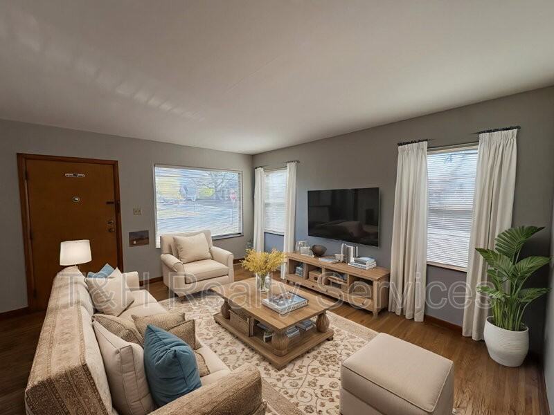 1302 North Downey Avenue - Photo 3 of 22