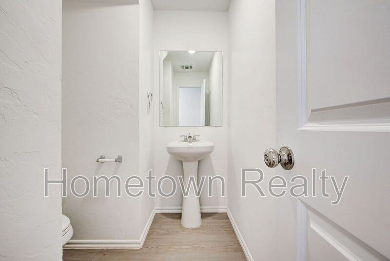 3303 Nw 149th St - Photo 5 of 36