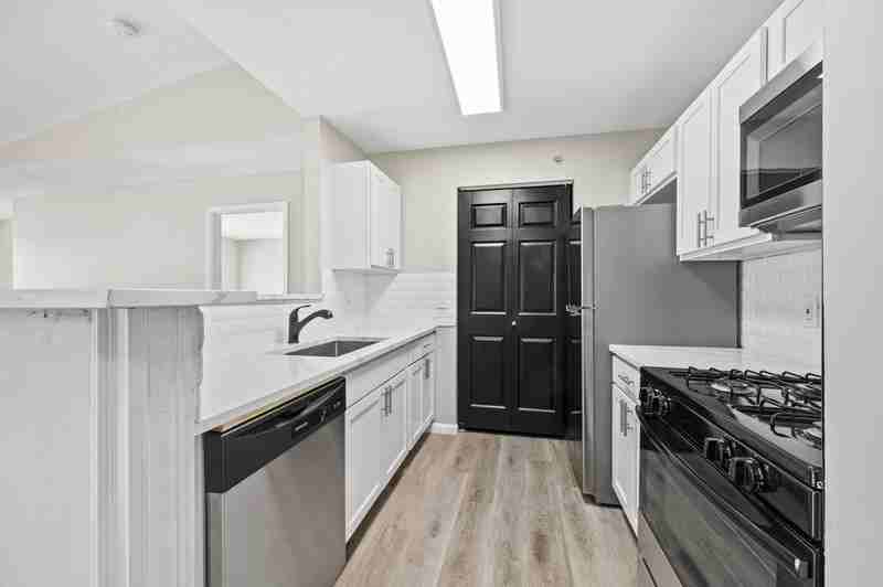 9036 Charlotte Ct - Photo 3 of 13